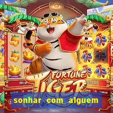 sonhar com alguem jogando cartas de tarot